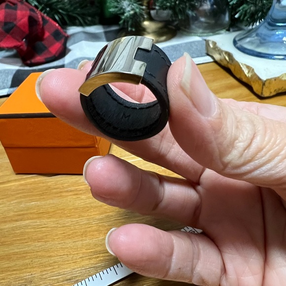 Hermes Black Lurie Leather Ring - Picture 10 of 14